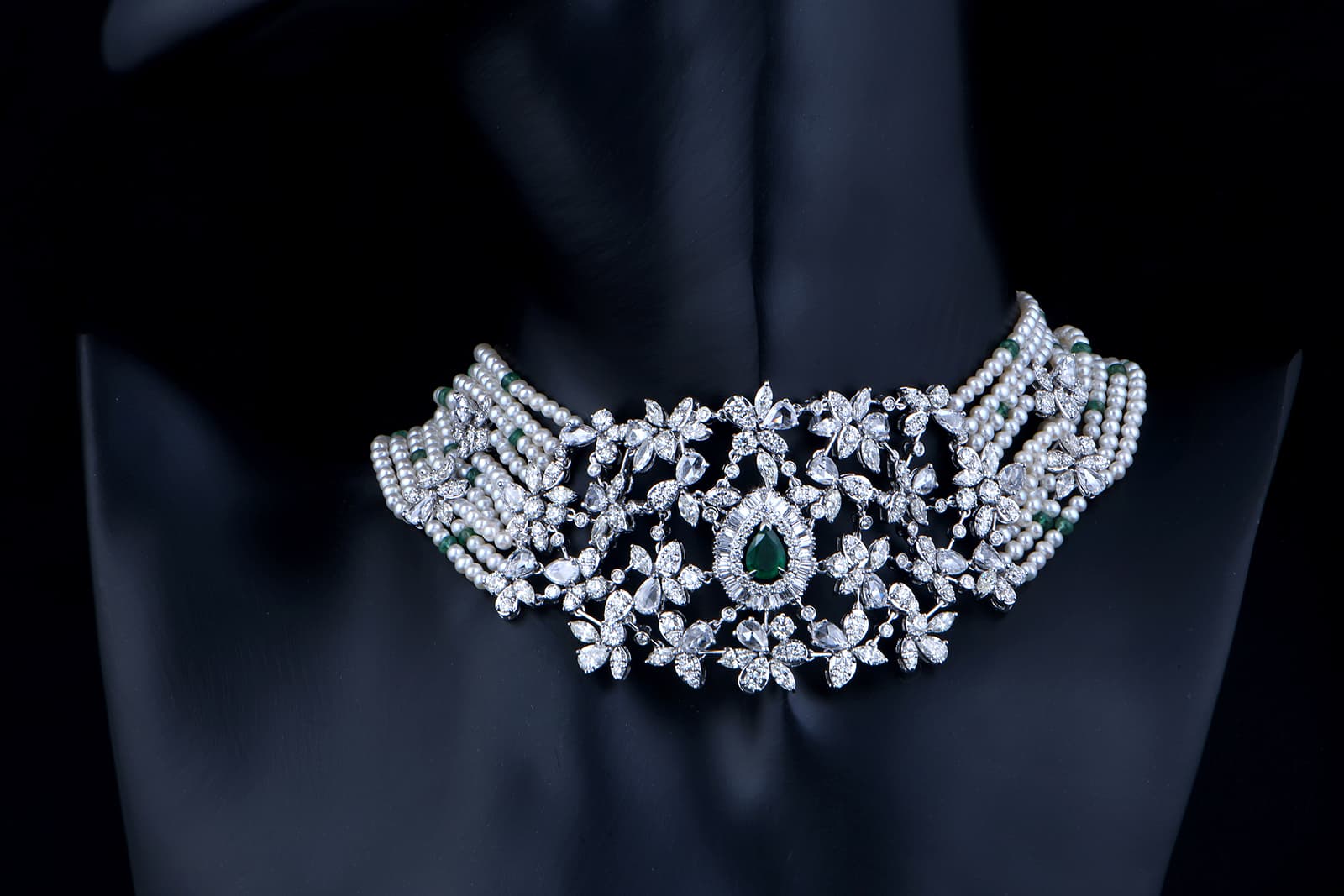  Dazzling Diamonds chocker with an emerald and diamonds by Jaipur Gems
