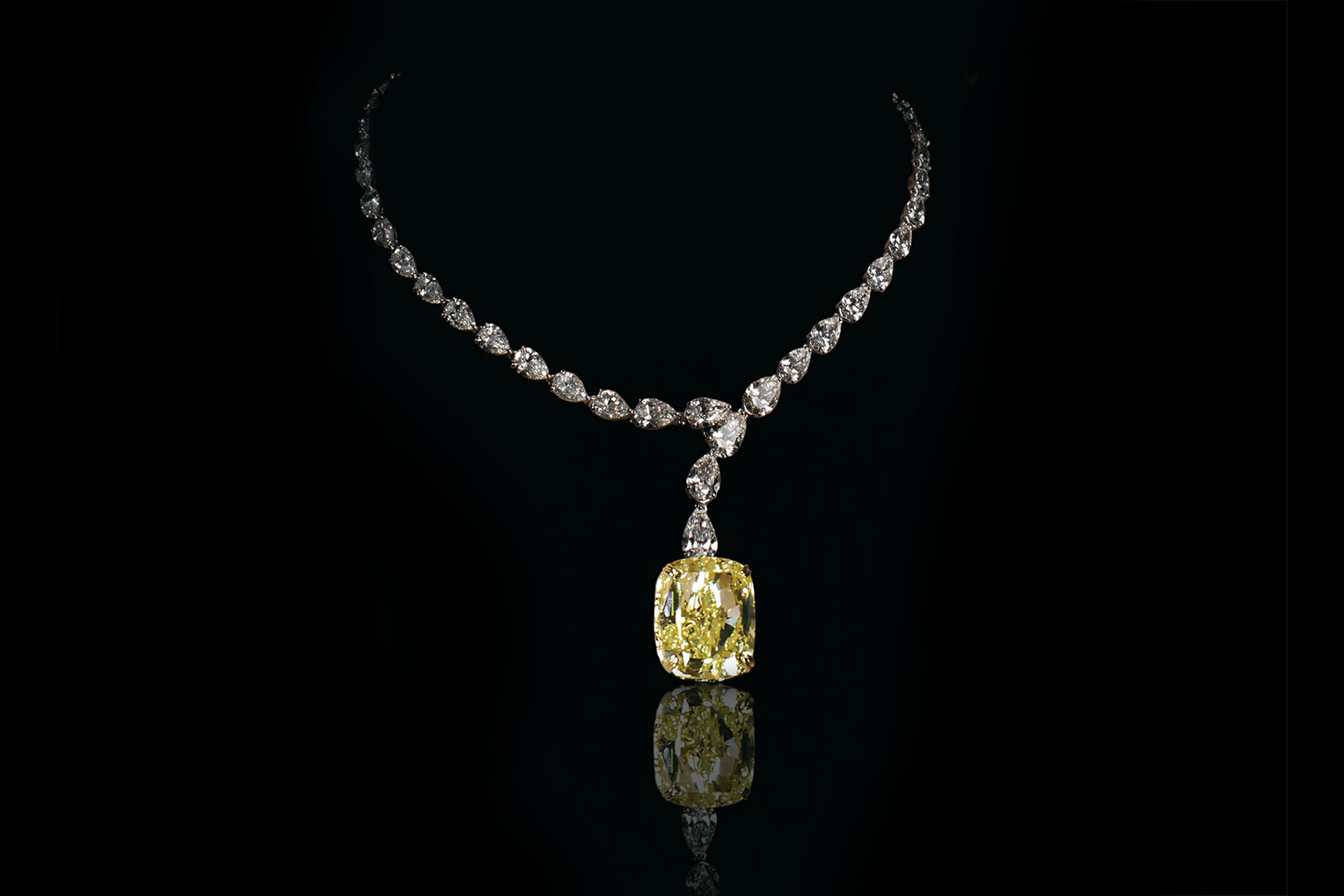 Solaris Star necklace with a 40-carat yellow diamond and 75 colourless diamonds by Jaipur Gems