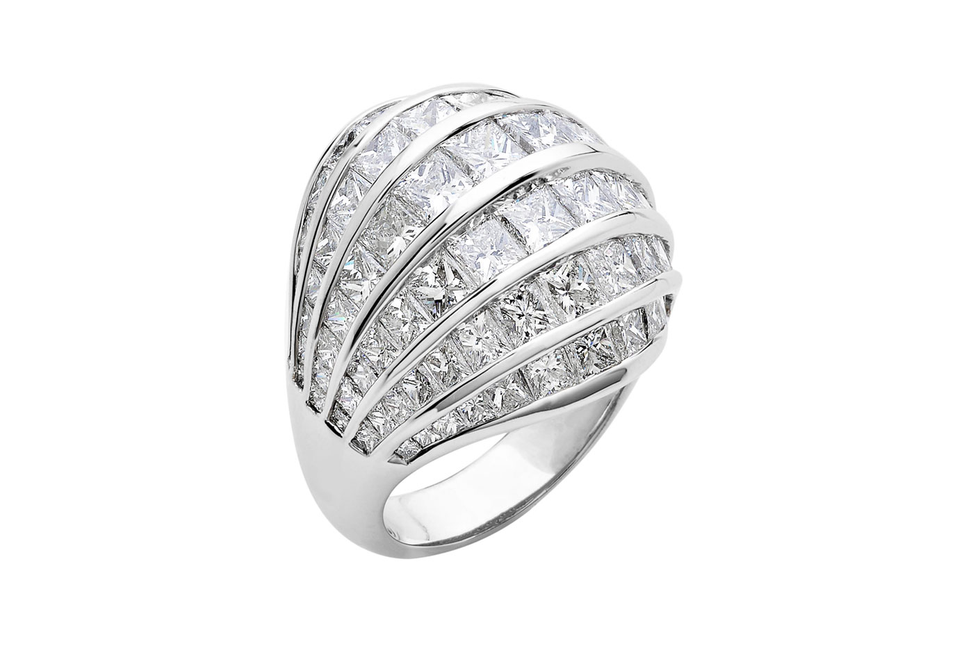  Luca Carati Emblema diamond ring