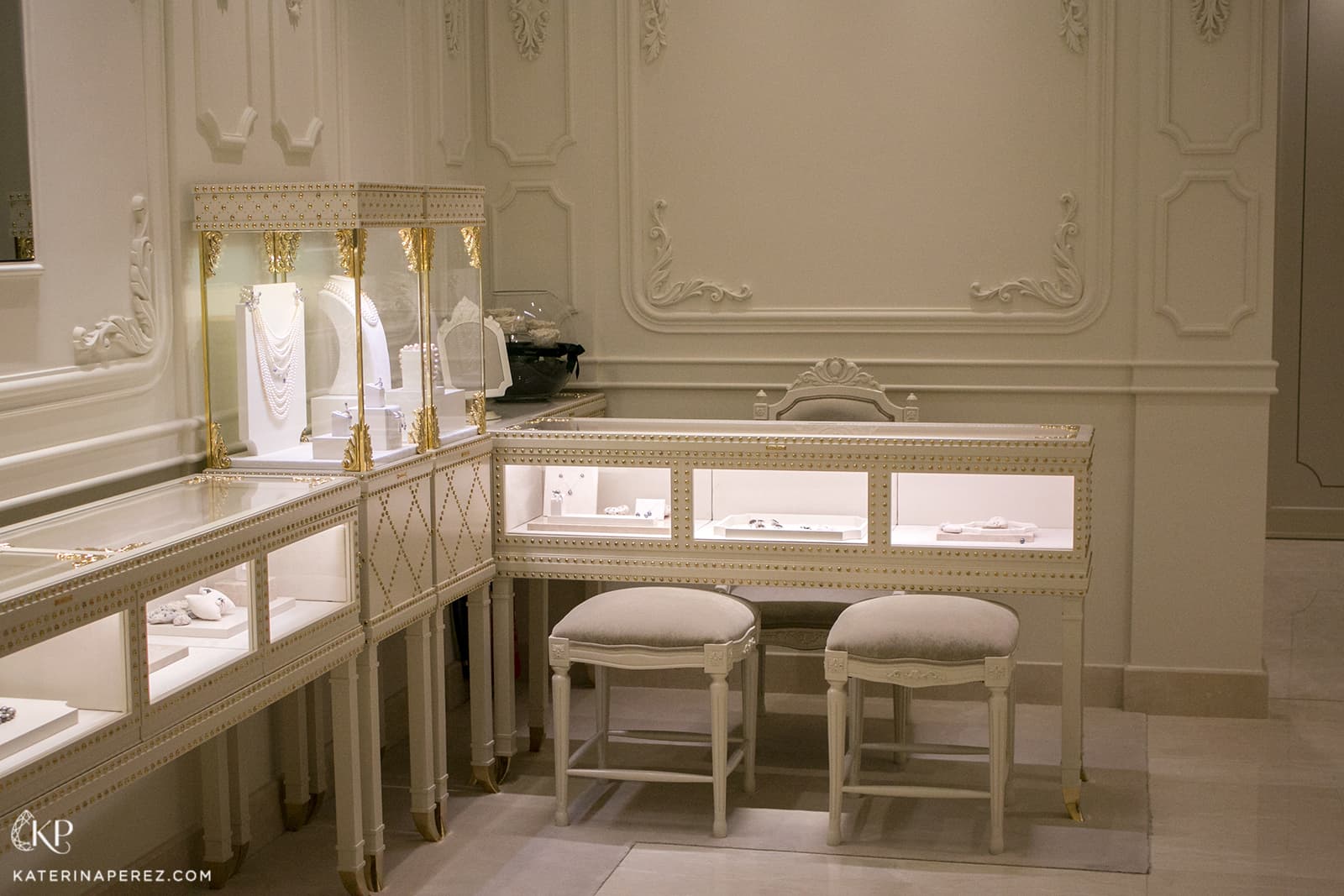 Hairaat boutique displays