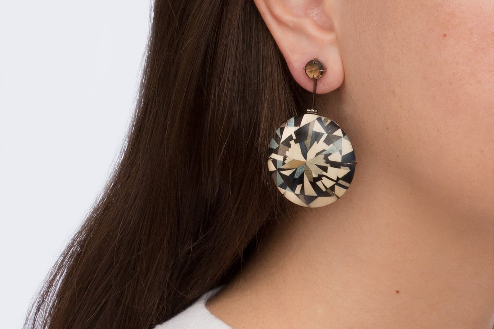 Silvia Furmanovich earrings with wooden marquetry in white gold