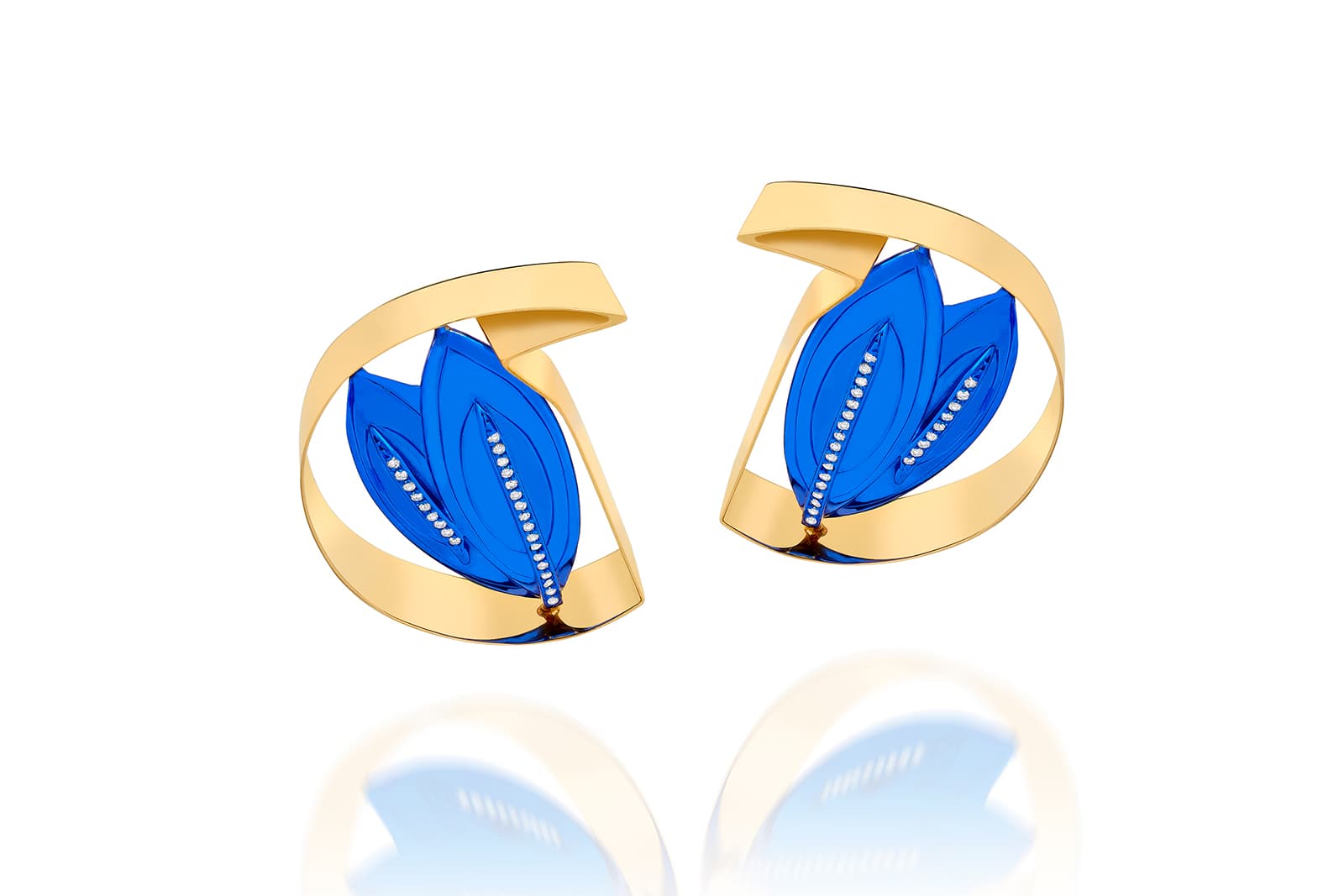  Carol Kauffmann 'Botanica' earrings with diamonds in nano-ceramic coated silver and yellow gold