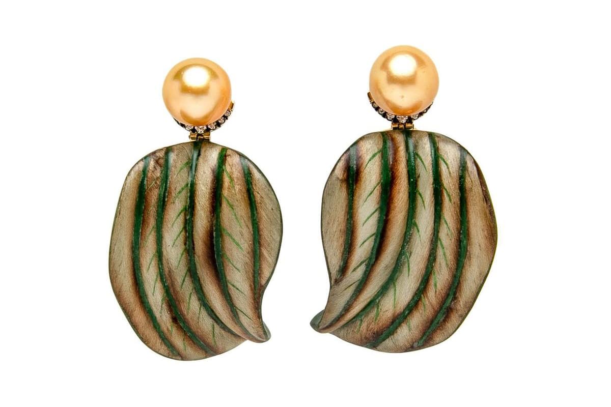  Silvia Furmanovich earrings from the 'Botanical' collection with pearls, diamonds and wooden marquetry in yellow gold