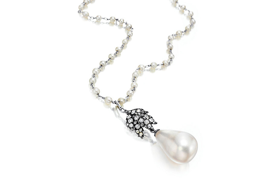  The La Peregrina Pearl necklace with with 55.95ct pear shaped pearl, accenting pearls and diamonds