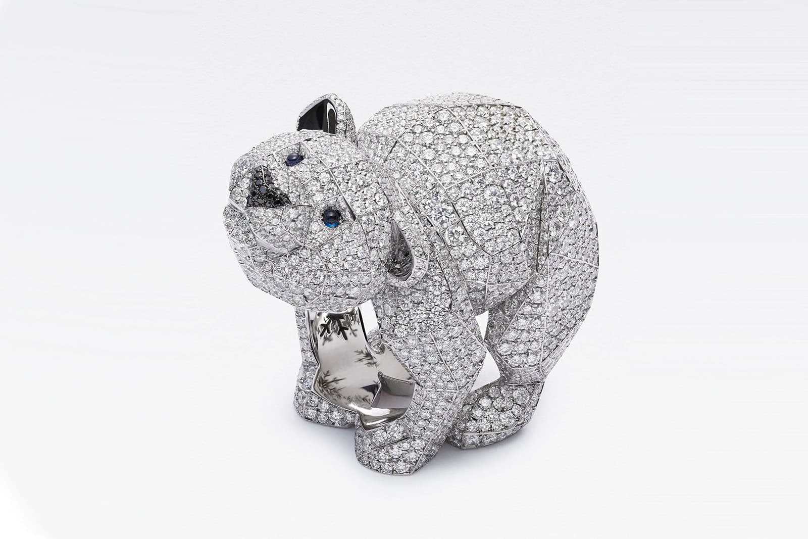  Chopard Red Carpet 2020 collection Polar Bear ring with diamonds, onyx and sapphires in white gold