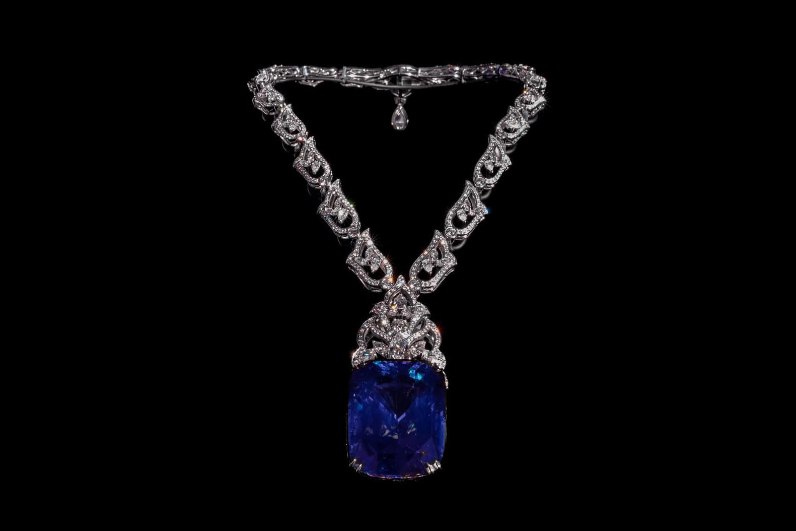 Henn of London 'Siren of Serendip' necklace with 422.66ct blue sapphire, central 4.02ct pear cut diamond and accenting diamonds totaling 36.30ct in white gold and platinum 