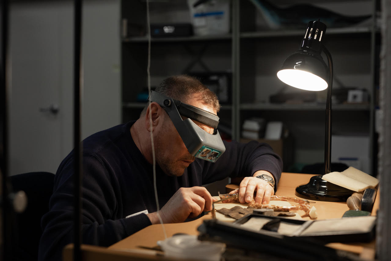  Ingo Henn of Henn of London working on the 'Siren of Serendip' necklace