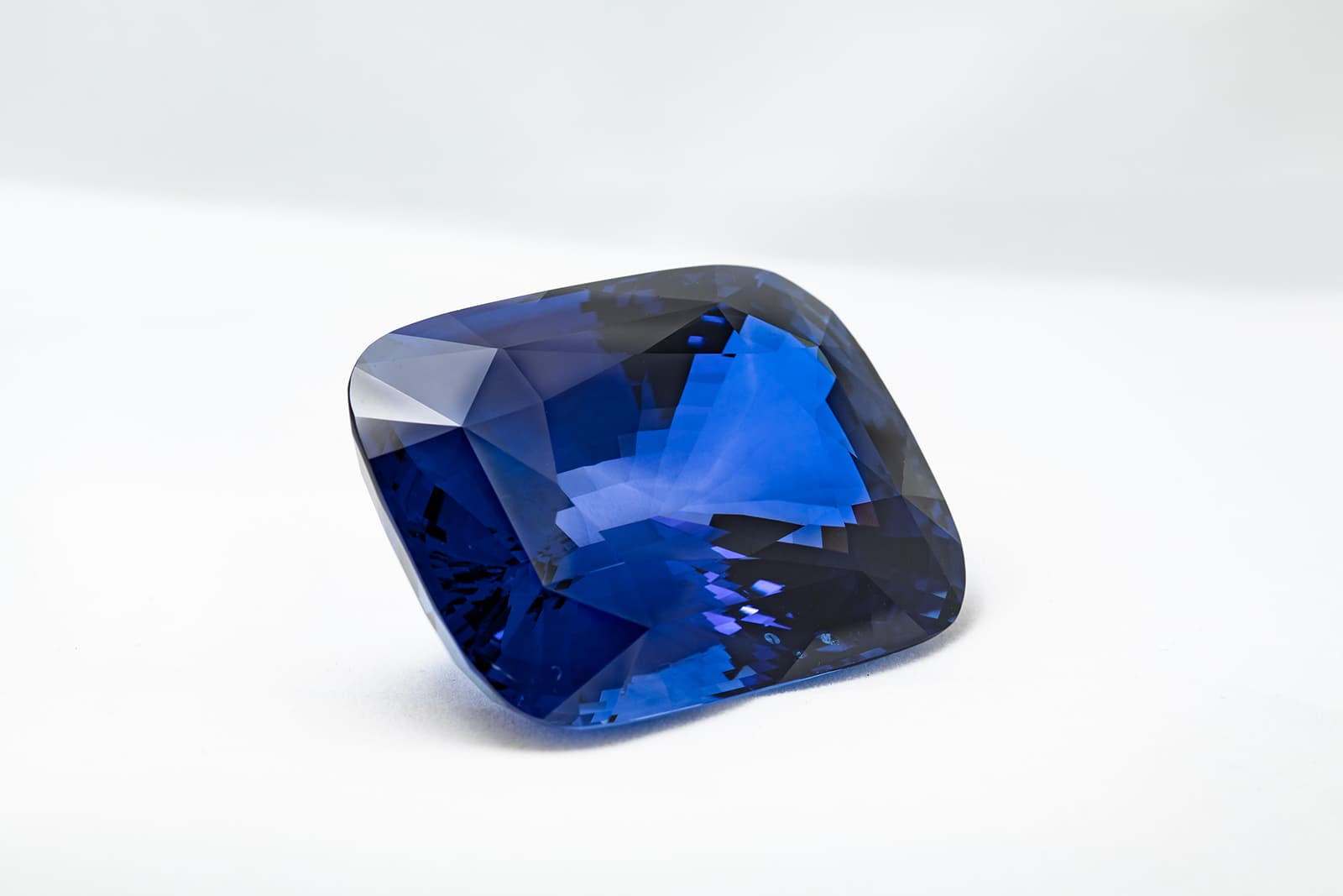 The 'Siren of Serendip' 422.66ct blue sapphire