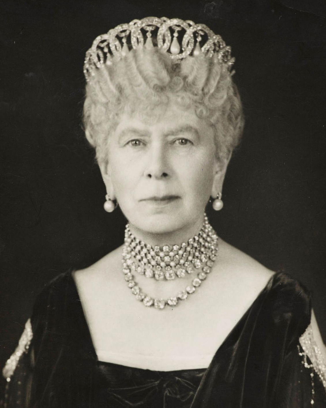  Queen Mary wearing the Vladimir Tiara