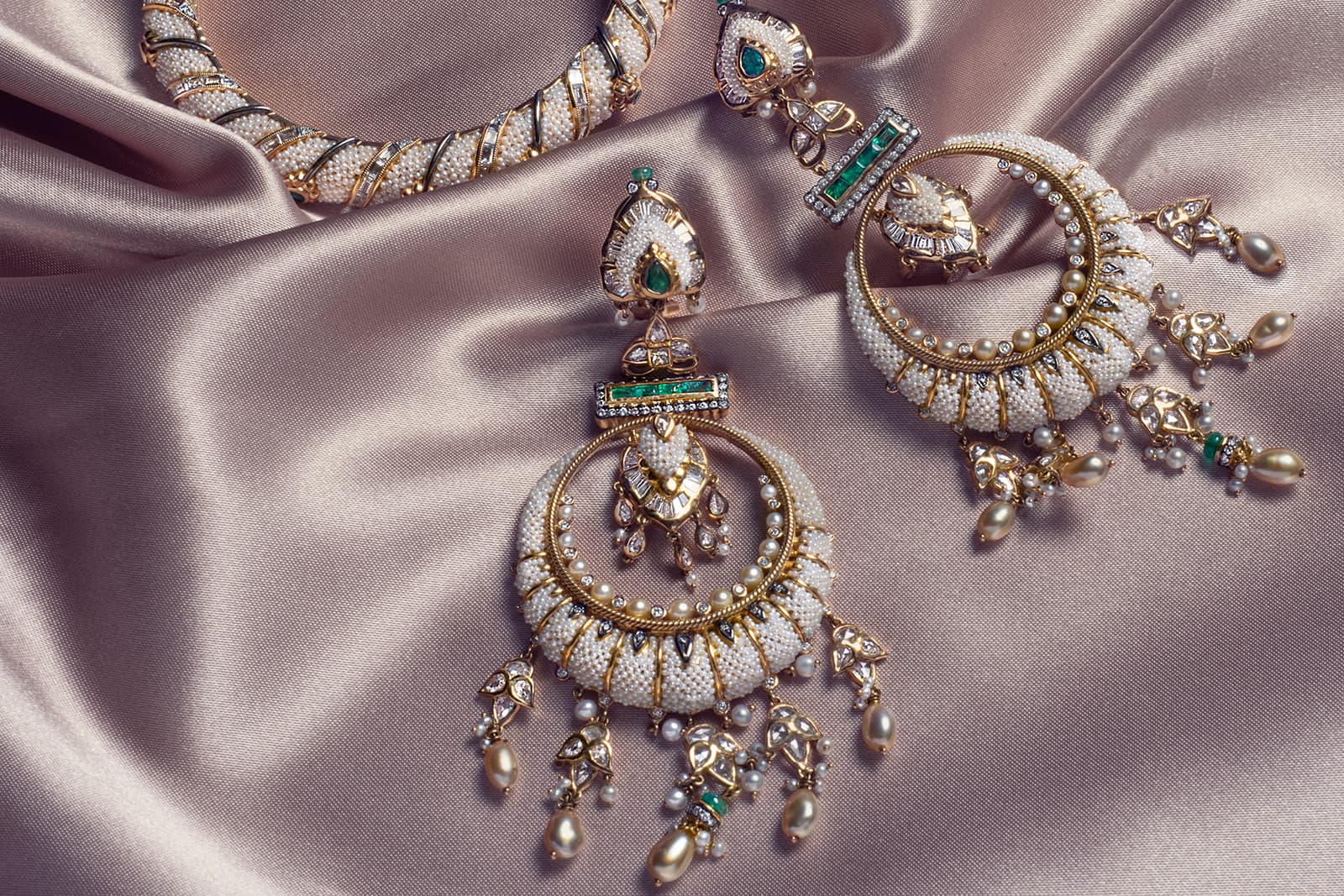 Moksh specialises in a unique technique involving weaving tiny Japanese Keshi pearls