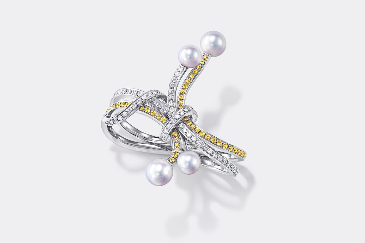  Tasaki Atelier Nacreous pearl, yellow sapphire and diamond bracelet in white gold