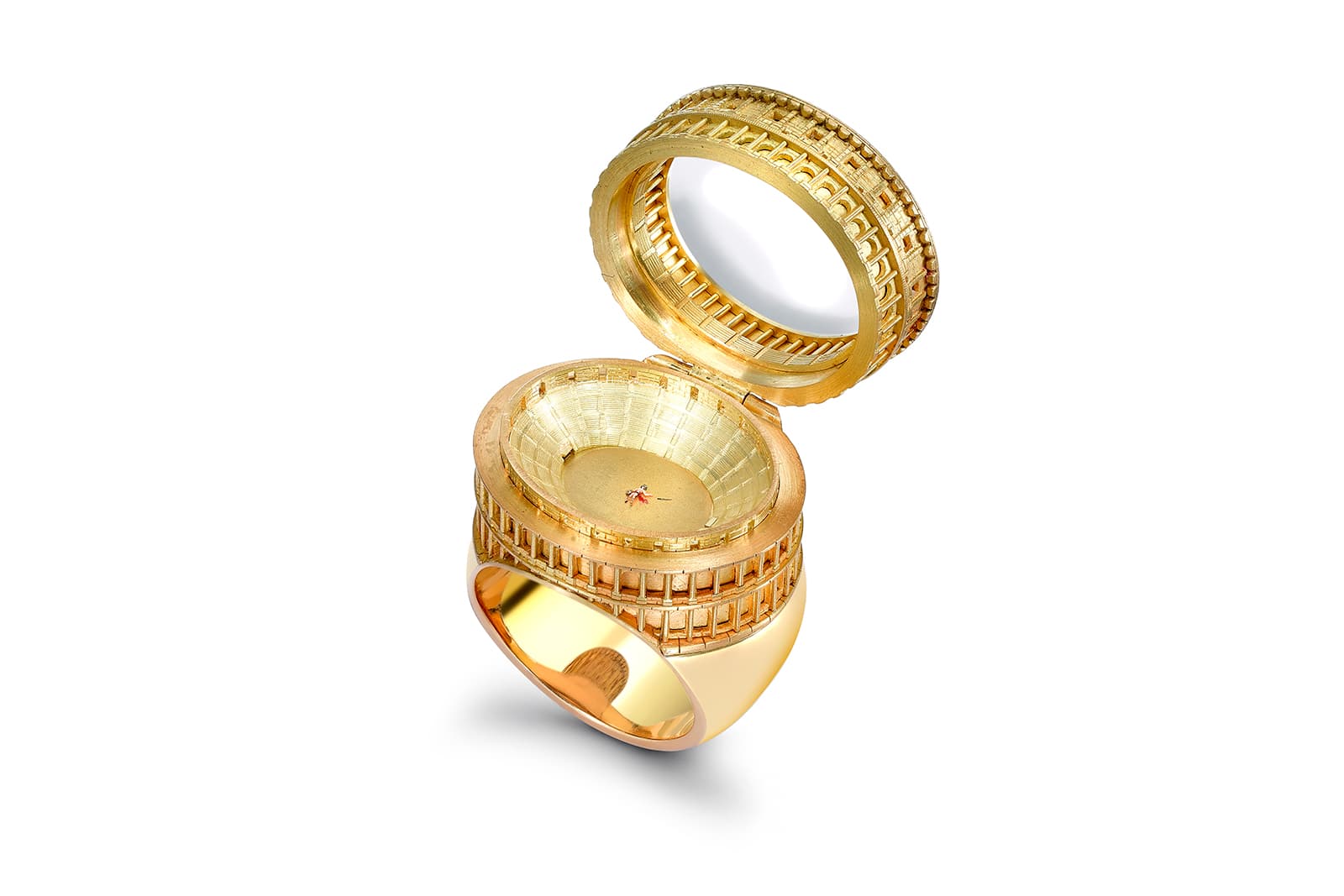  Fennell's Slain Gladiator ring features a microscopic depiction of a felled gladiator by the micro-sculptor Willard Wigan