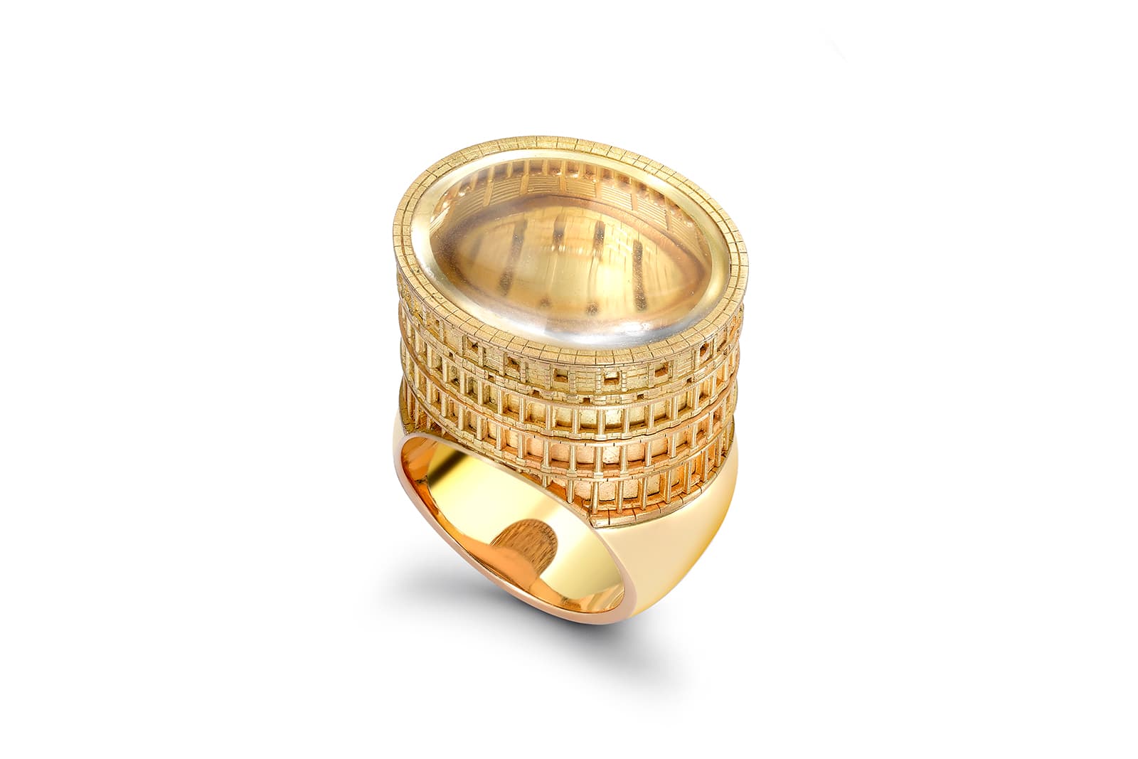  The exterior of the ring painstakingly reproduces the Colosseum in Rome in 18 carat gold