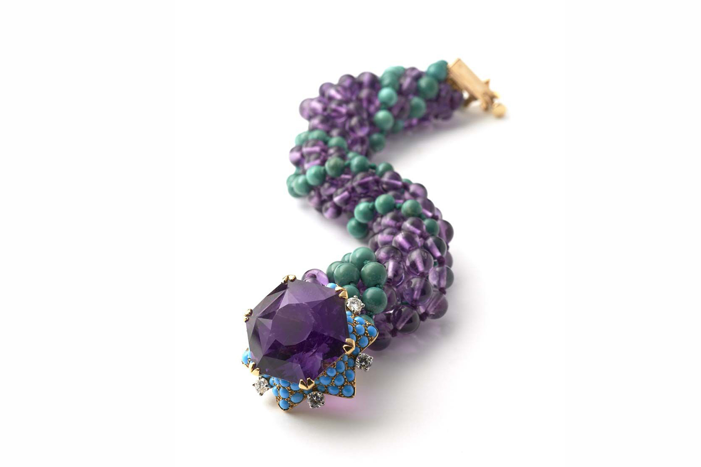  The suite incorporated an extravagant necklace, earrings and bracelet (pictured)