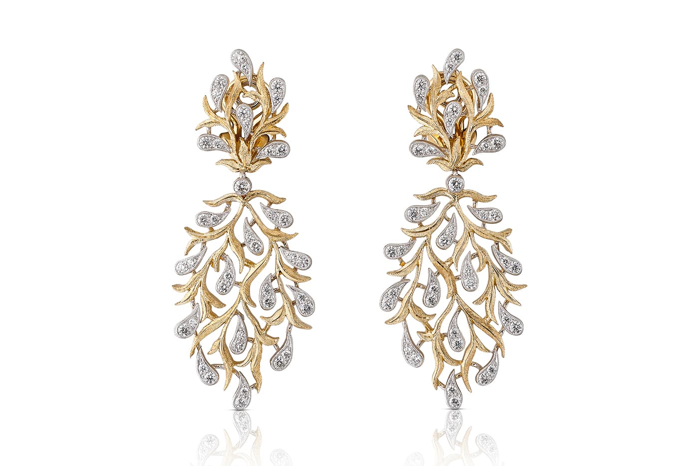  Buccellati high jewellery earrings, set with diamonds and rigatao engraved