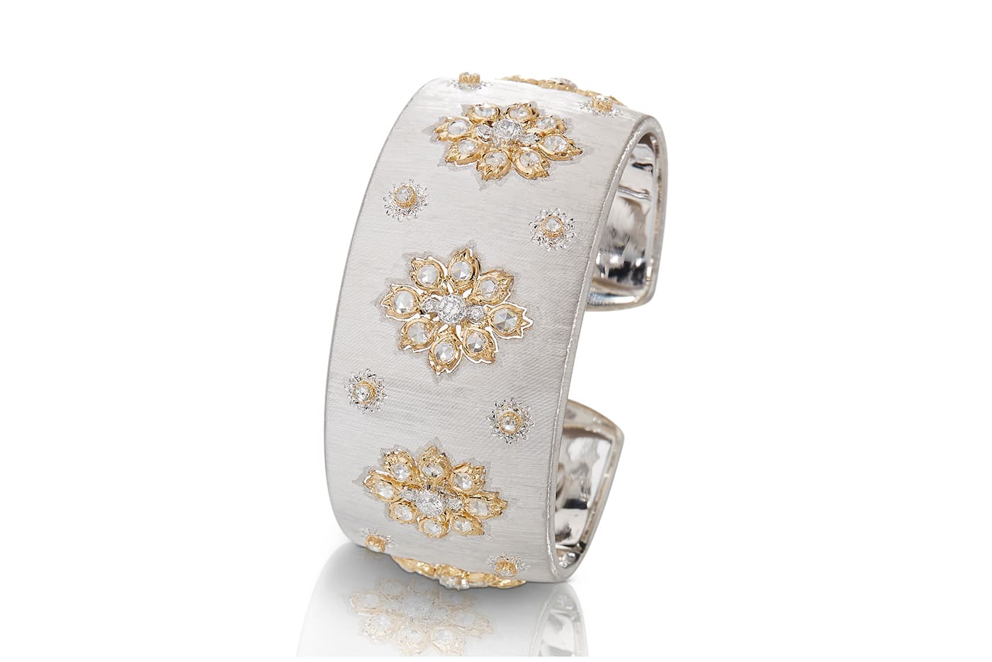  Buccellati high jewellery cuff bracelet, rigato and segrinato engraved, set with diamonds
