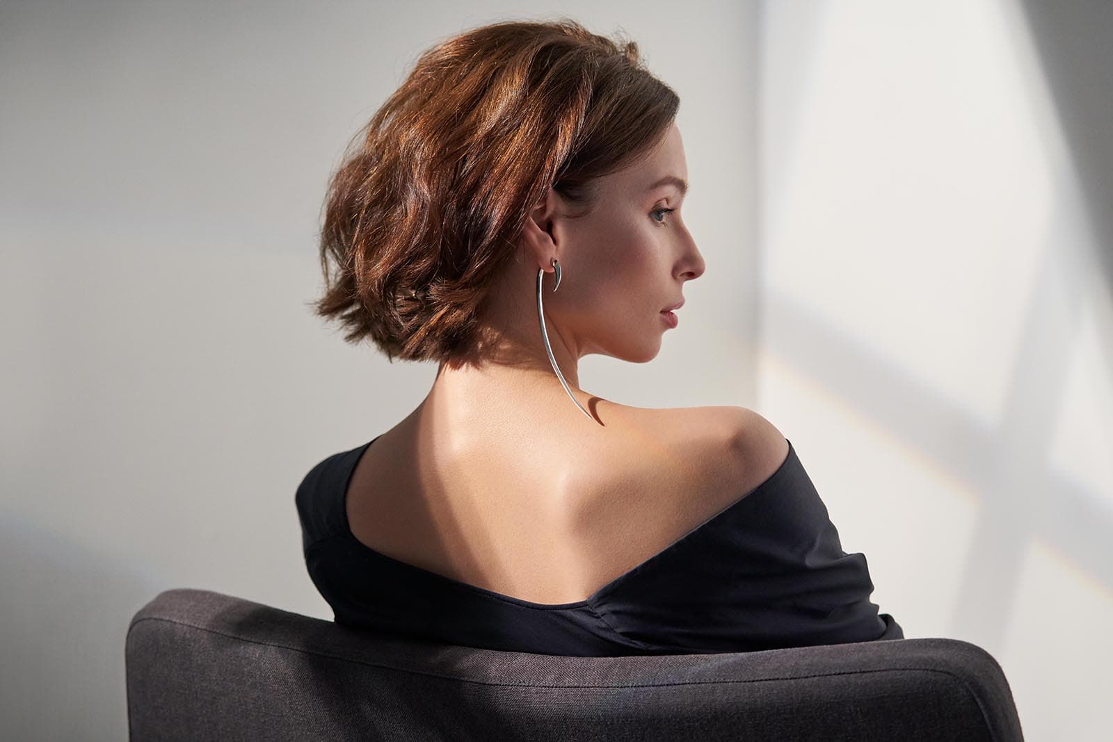 Shaun Leane's Hook earrings pierce the ear in an edgy style, with their sweeping curves leading to seductive points