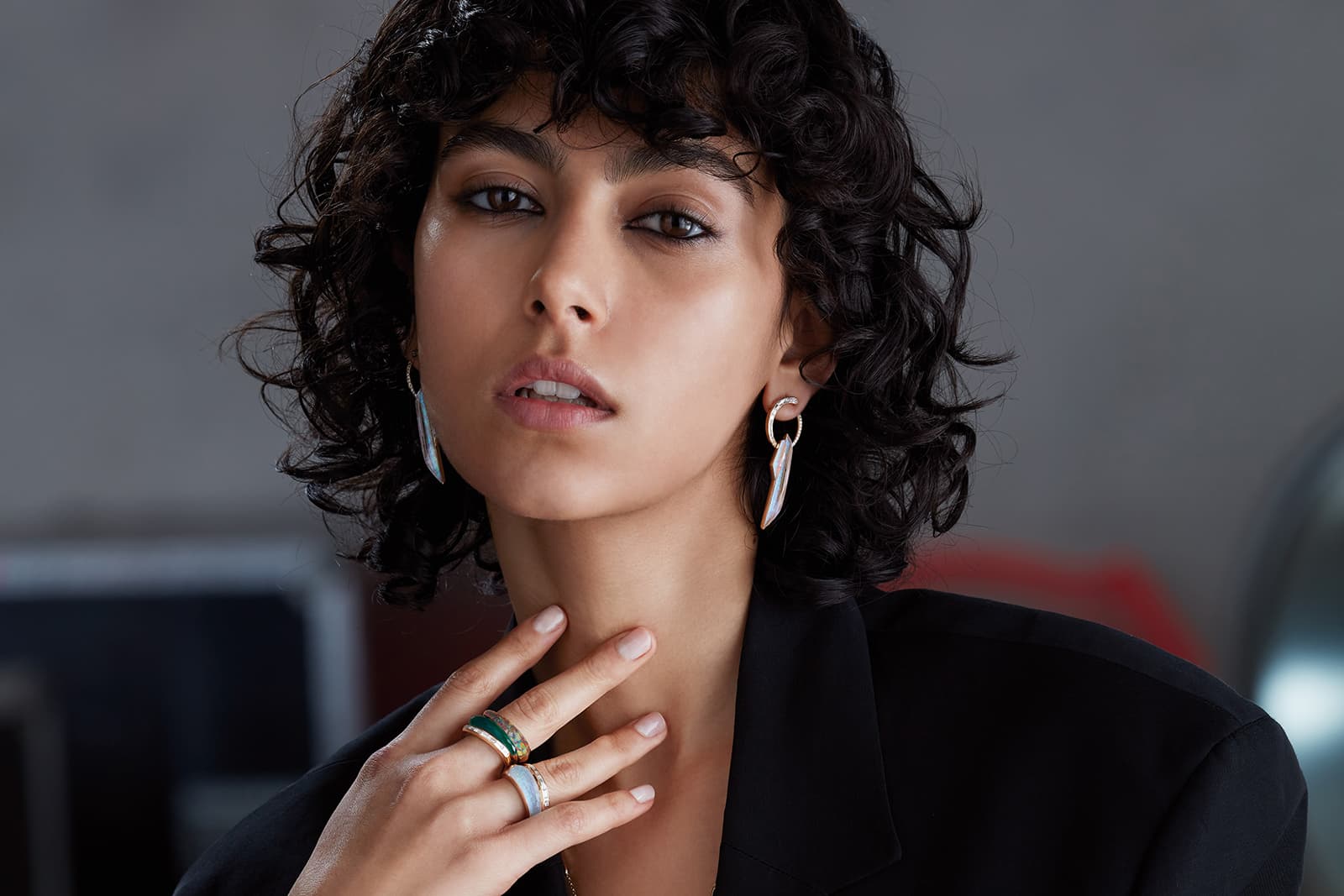  The CH2 collection is comprised of clean, minimalist lines, accentuated by baguette-cut diamonds