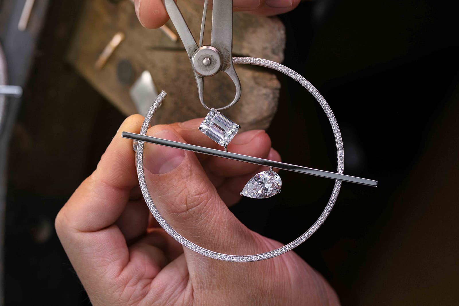  A delicate balancing act, diamonds defy gravity, held in place by a single point of contact