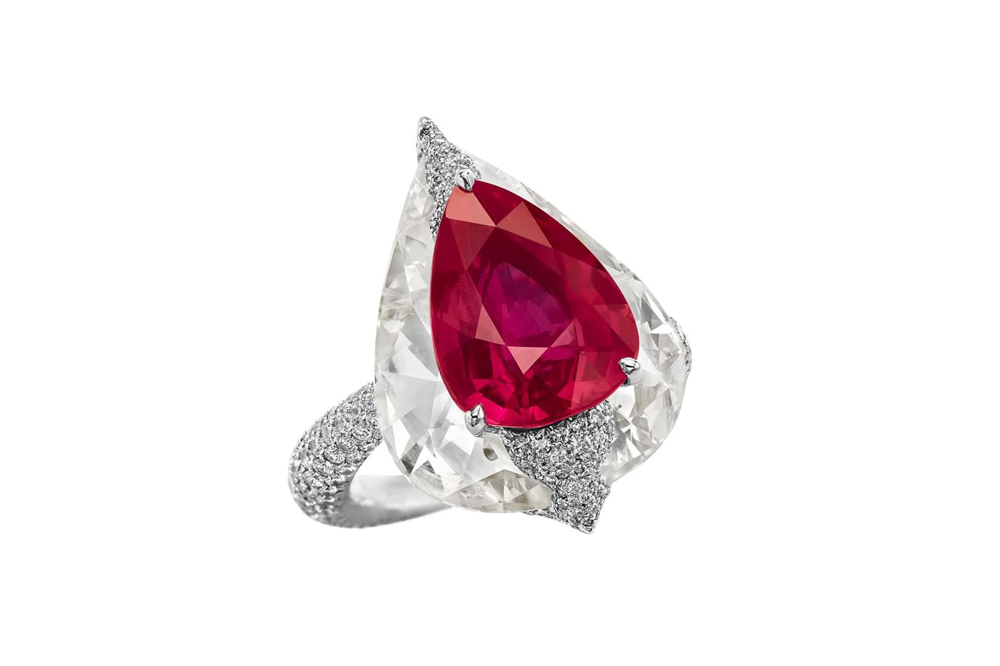  Boghossian unheated Mozambique ruby ring, set in a 10 carat diamond using the Kissing Diamonds technique