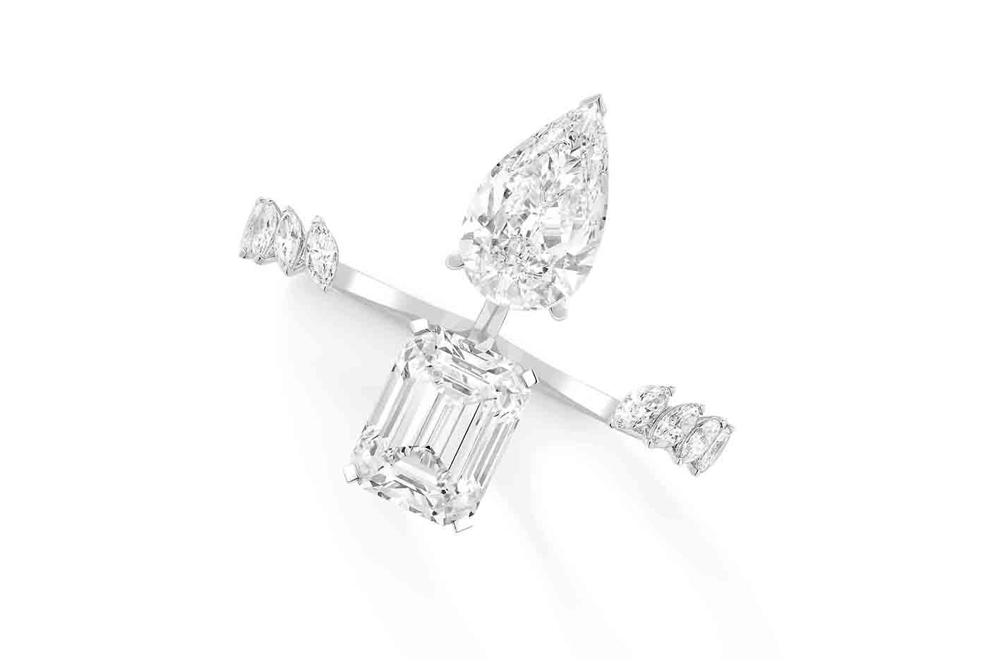  Messika Voltige Danseurs Aériens double ring, set with a 7.74 carat emerald cut diamond and a 7.06 carat pear shape diamond