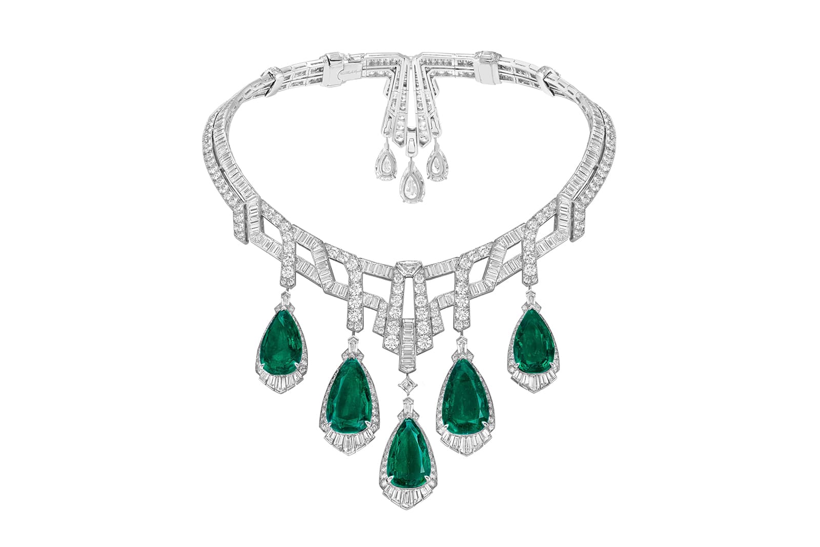  It combines an iconic design and exceptional stones in one stately jewel that can be worn in many different ways