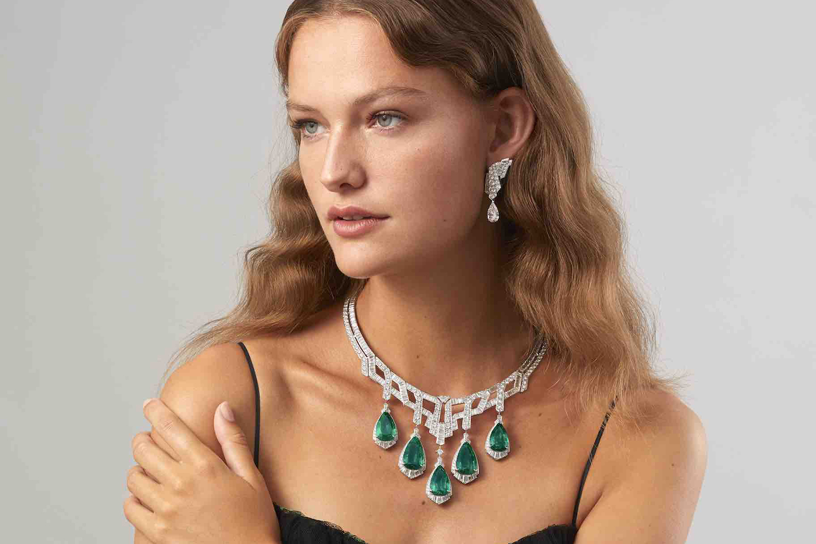 As part of its Homage to High Jewellery presentation, Van Cleef & Arpels unveiled the spectacular Merveille d’Émeraudes necklace