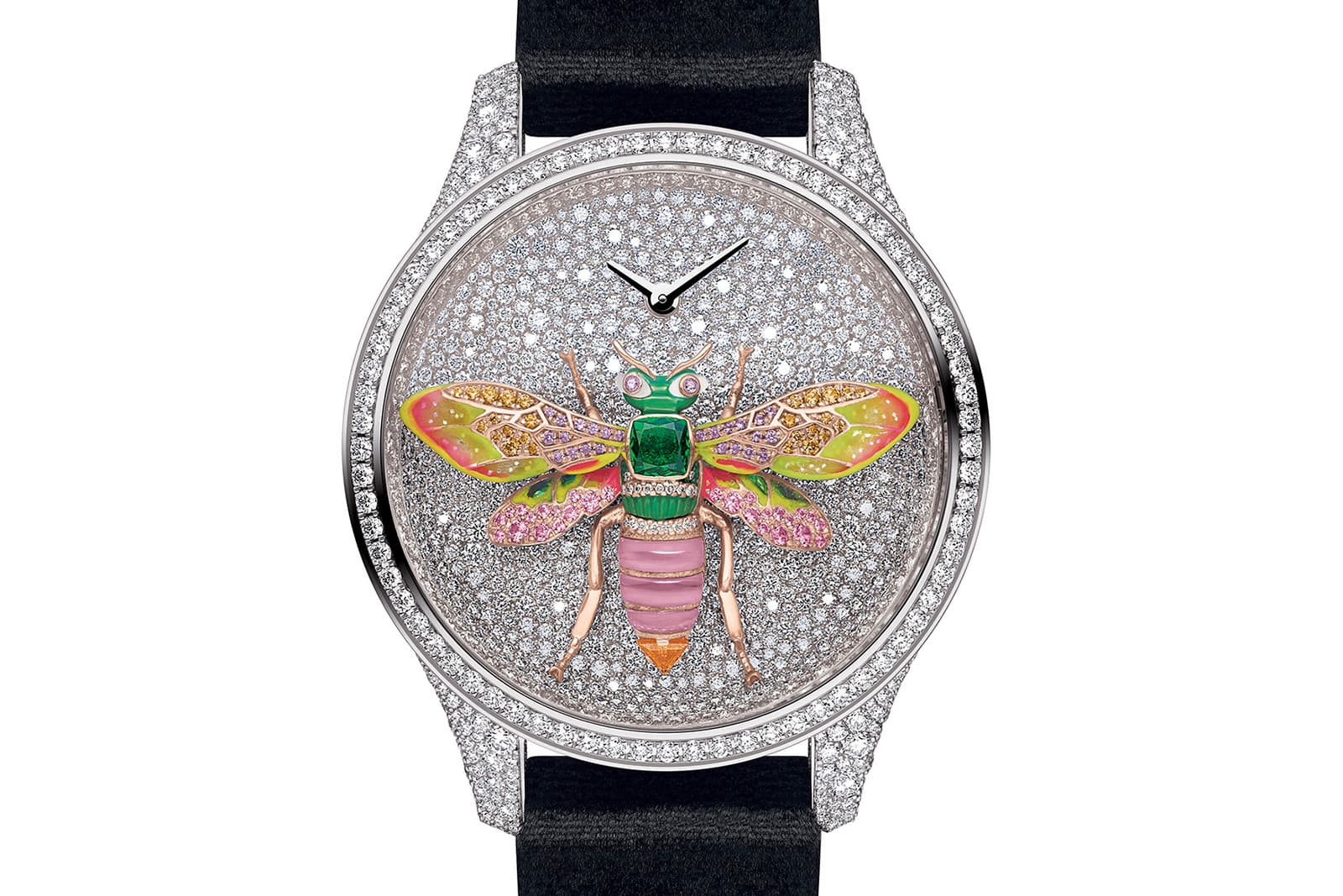  The bee’s stripes are recreated in precious stones and its wings set with diamonds, colourful hard stones and even feathers