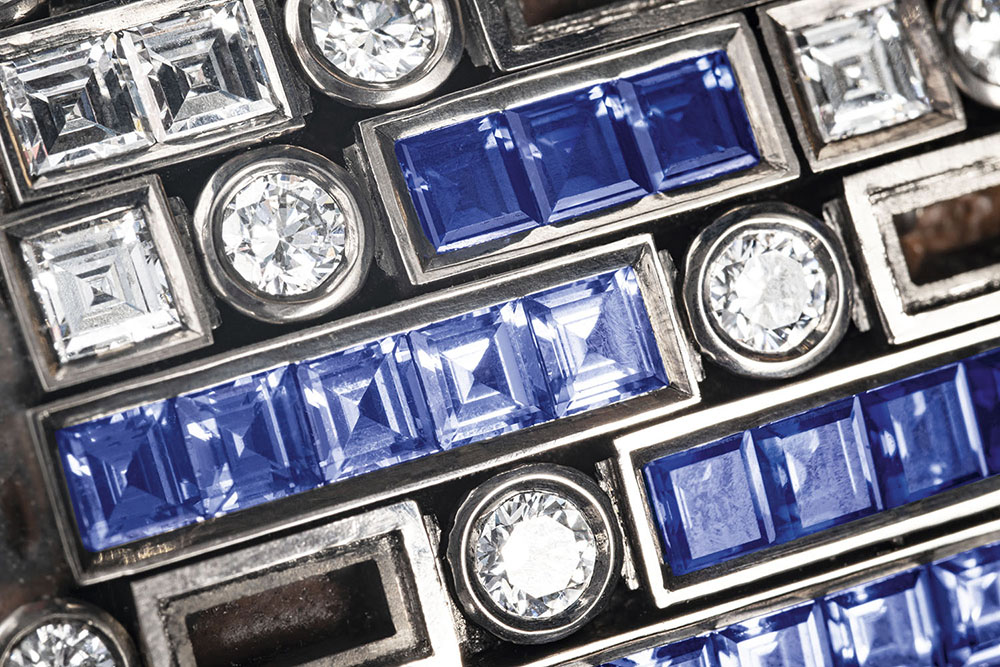  A close up of the different gem-setting techniques used in the creation of Piaget's Secret Cenote timepiece