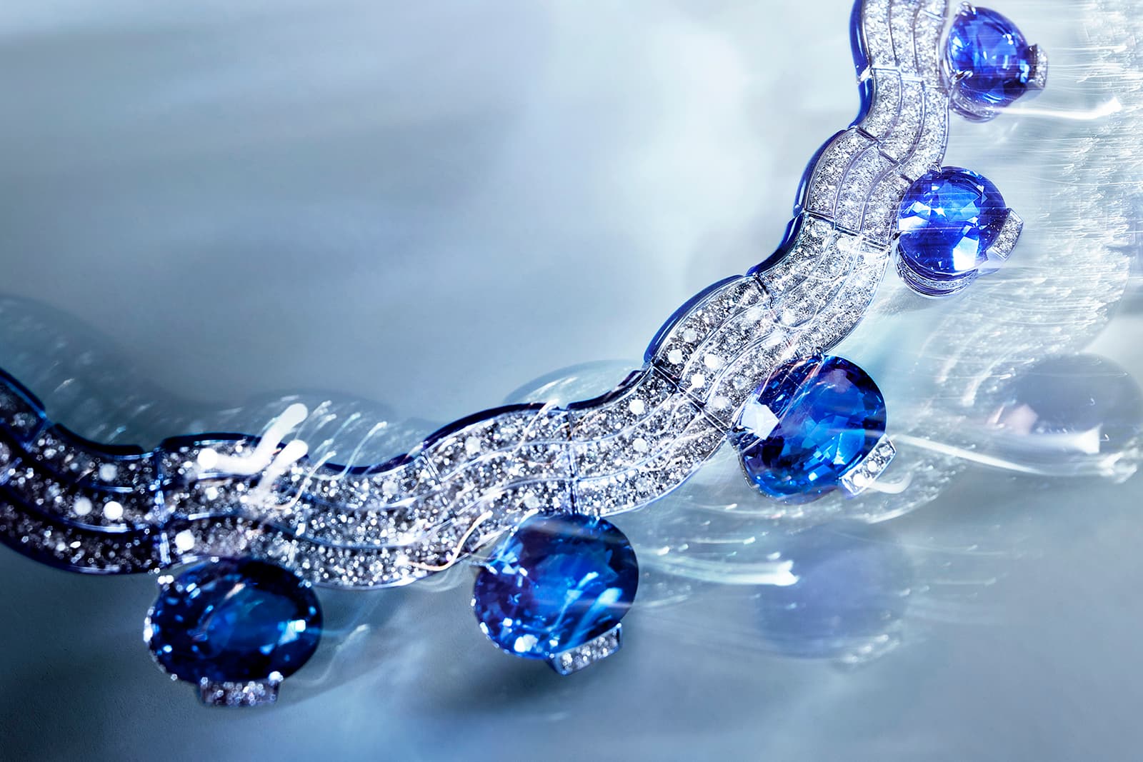  The Sinopé necklace is set with Madagascan sapphires, diamonds and lapis lazuli to resemble rippling waves