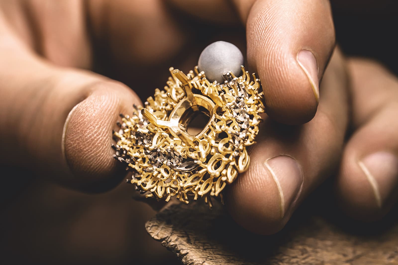  A highly complex ring mount