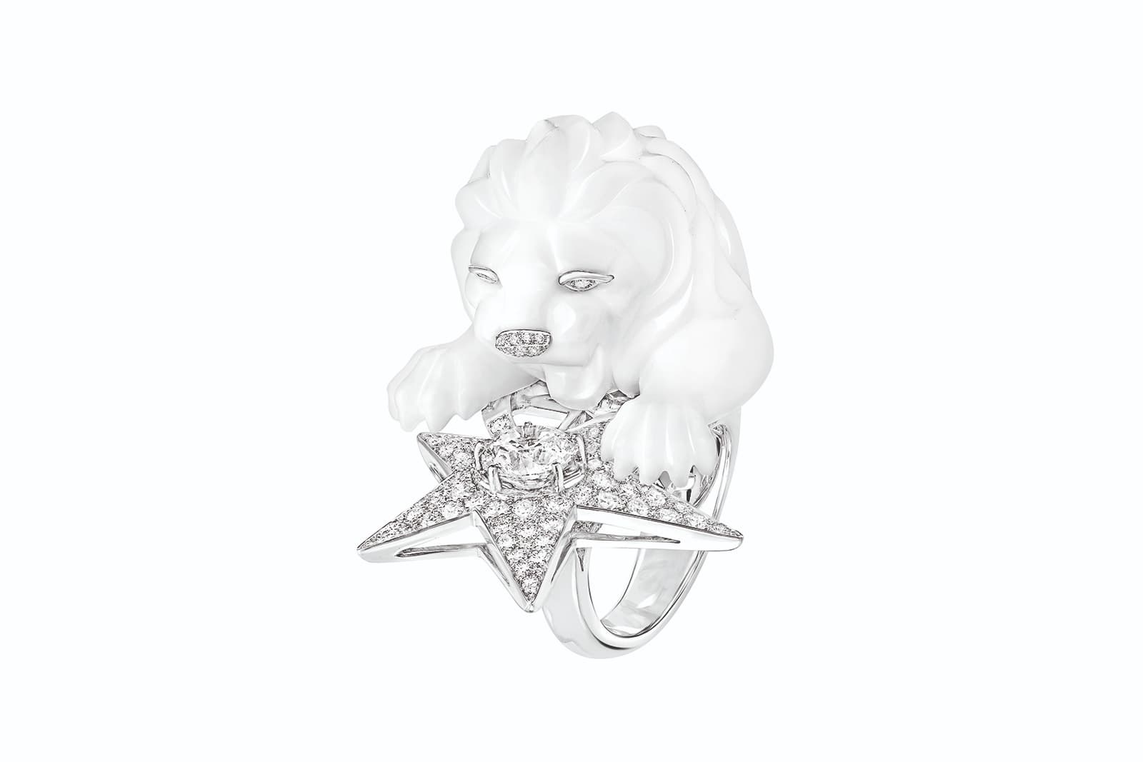  White  opal and diamond Constellation du Lion ring 