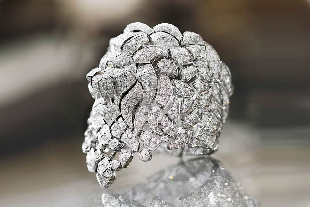  Chanel Lion Mosaique diamond ring in 18 carat white gold from Chanel's Sous le Signe du Lion collection