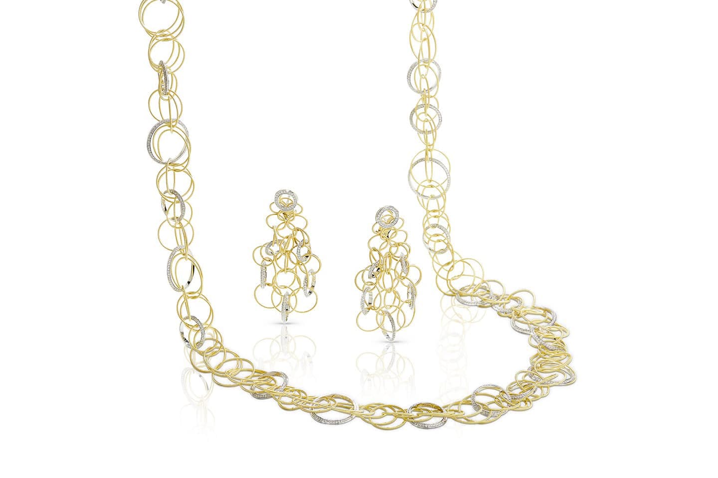  The Hawaii collection was first launched by Buccellati in the 1930s