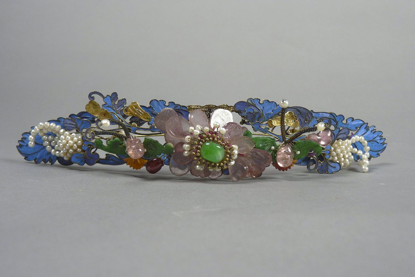 Kingfisher feather jewels feature actual feathers from this brightly coloured bird