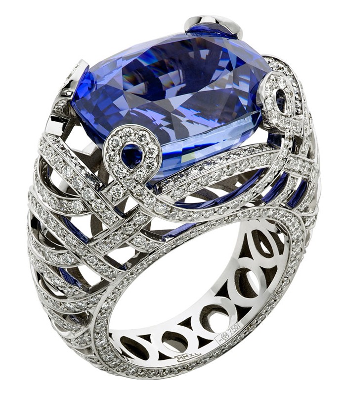 Sapphire_ring_arne