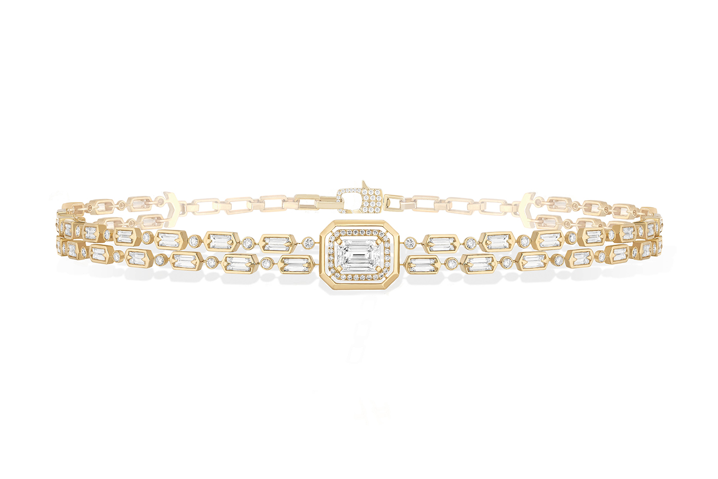  Another set is ultra graphic and modern and includes a highly fluid choker necklace 
