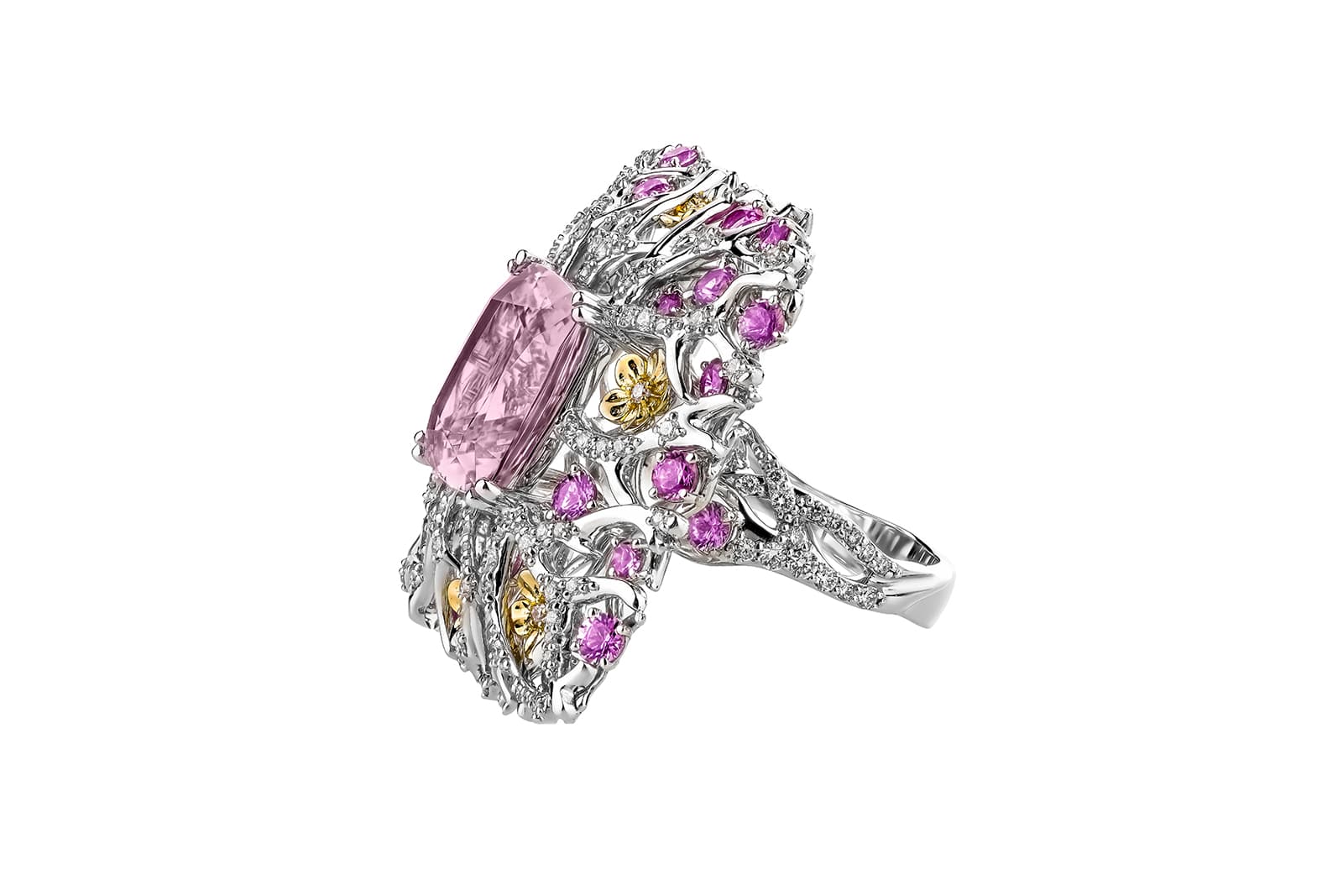  The ring features intricate detailing from every angle