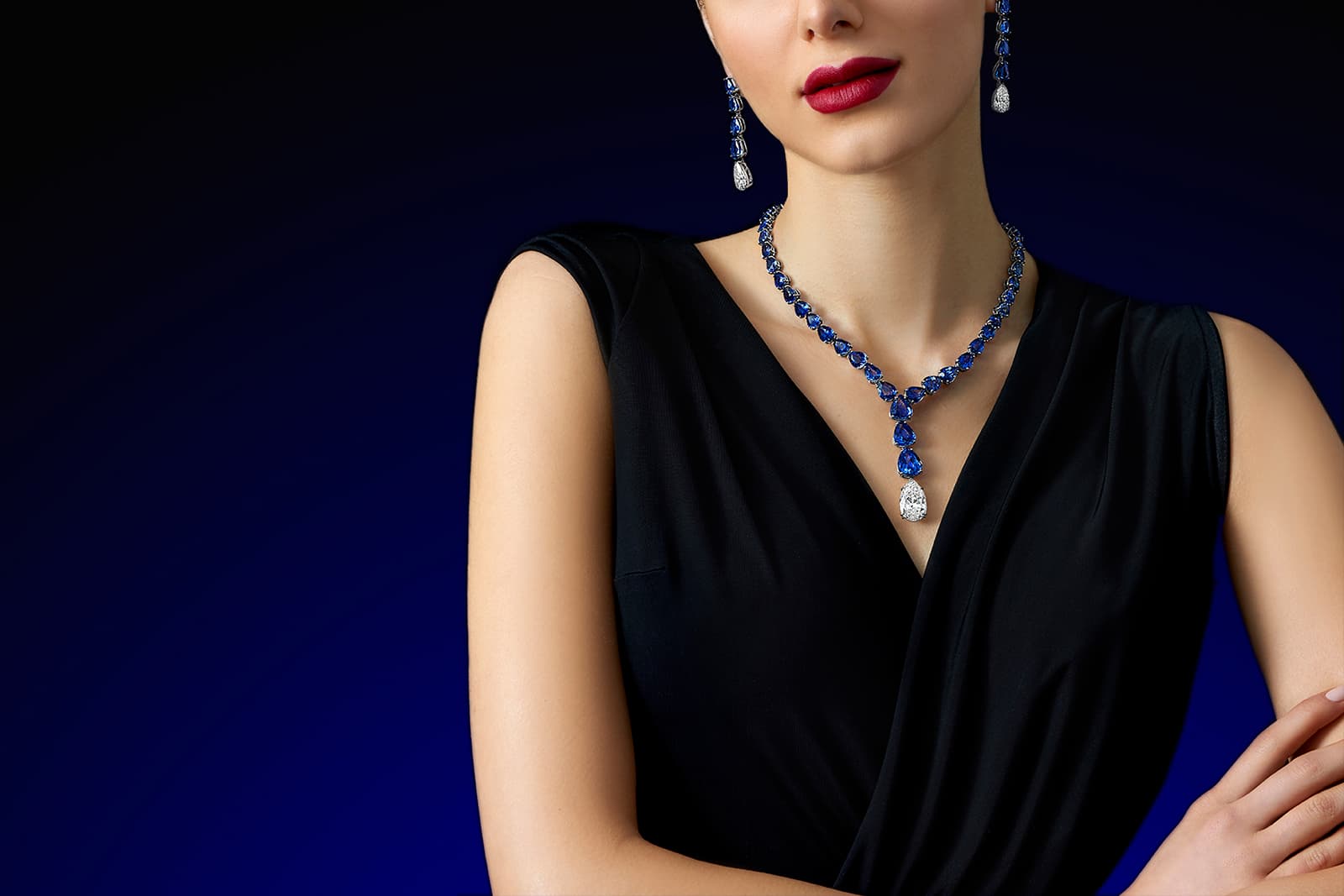 A striking silhouette: Jahan's one-of-a-kind natural sapphire and diamond suite
