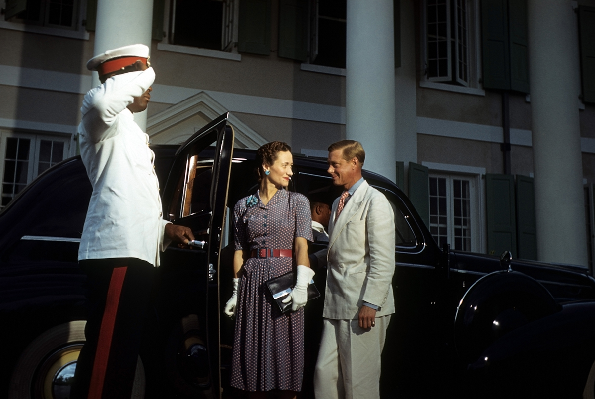 Wallis Simpson was a great jewellery lover. Here she wears a turquoise, sapphire and diamond brooch and earrings