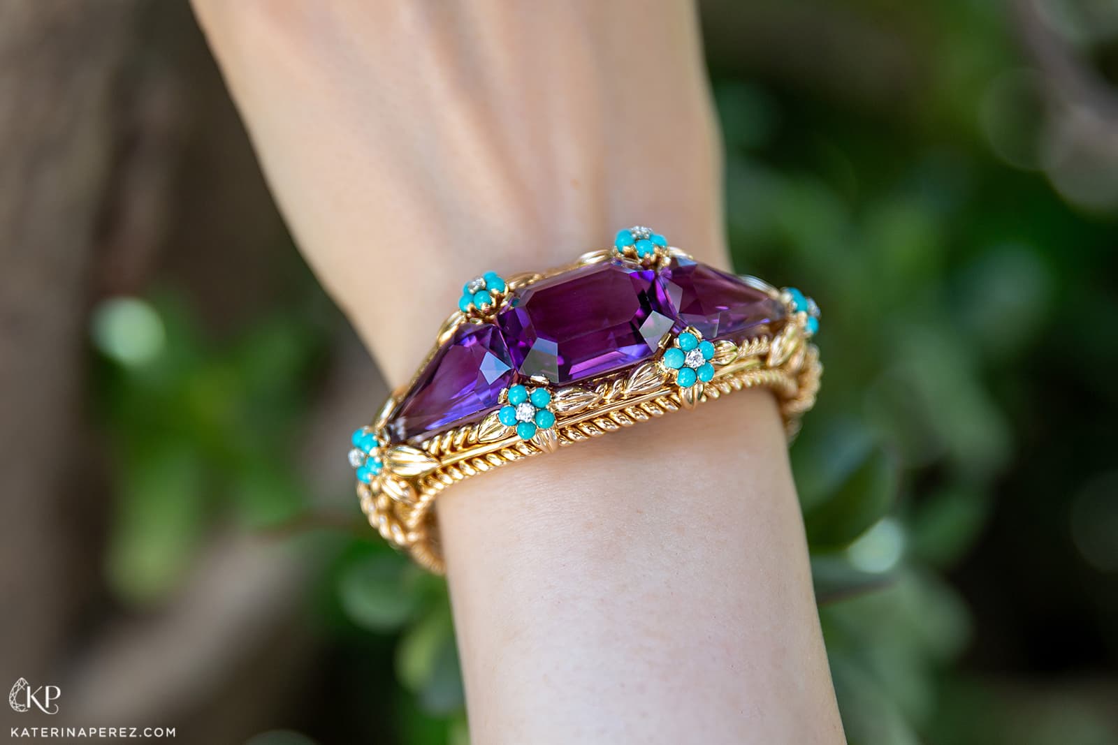  This captivatingly colourful bracelet dates from circa 1950-60