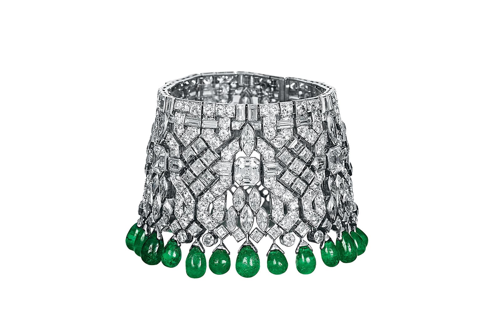  Daisy Fellowes' Indian-inspired emerald and diamond Van Cleef & Arpels bracelet, 1928