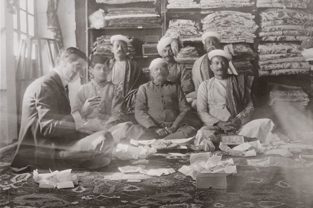  Jean-Jacques Cartier buying gemstones in India