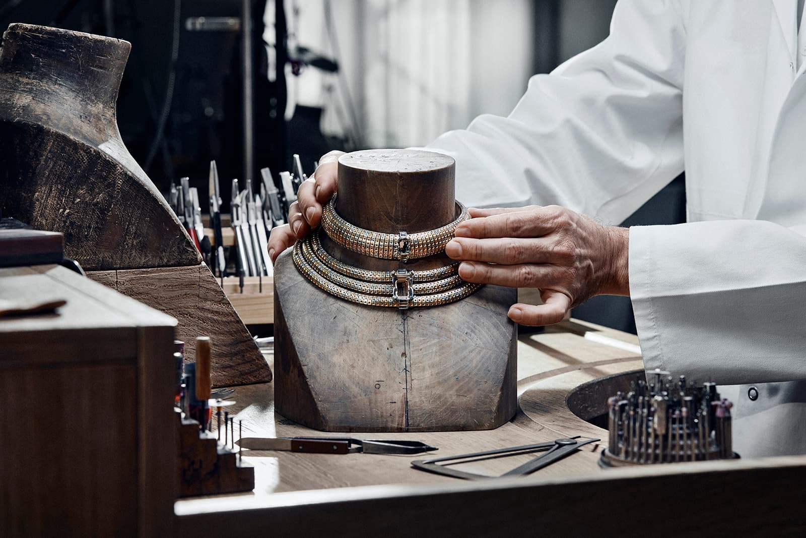  The necklace is a testament to the technical mastery of Louis Vuitton, which can make heavy pieces feel as soft and supple as a silk scarf