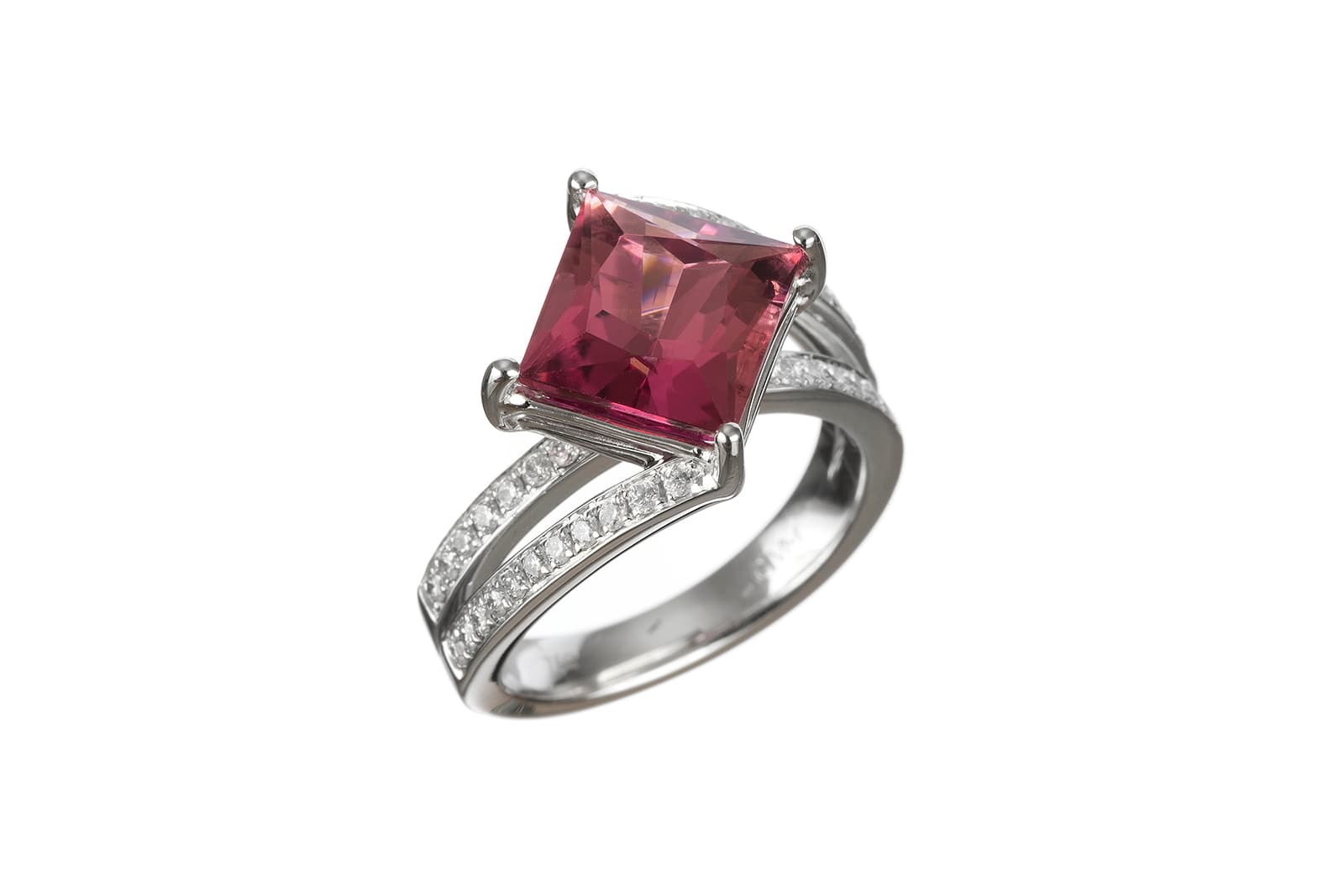  Vanessa Martinelli tourmaline ring with diamonds in 18 carat white gold