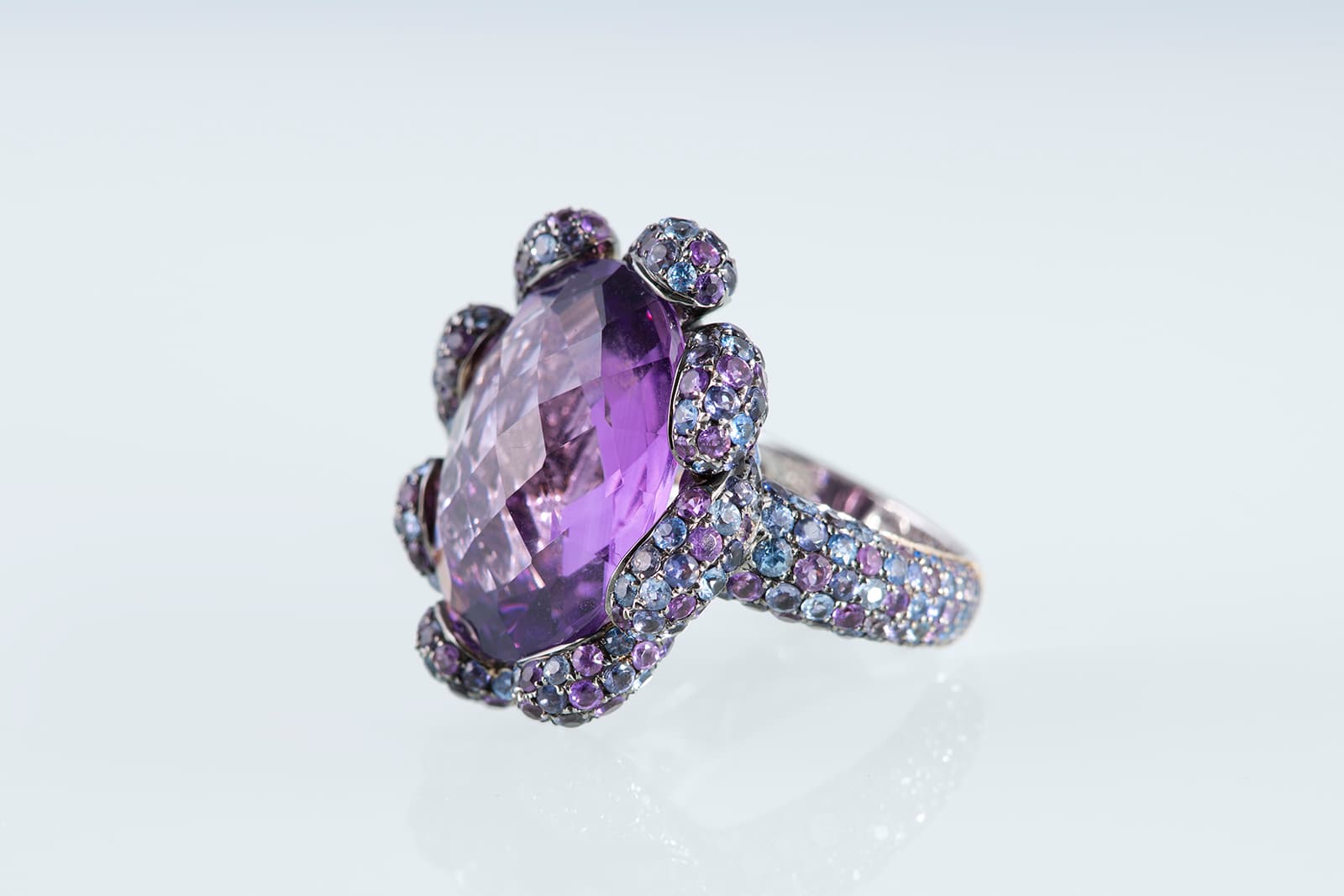  Vanessa Martinelli's The Garden Viola oval amethyst ring with sapphires