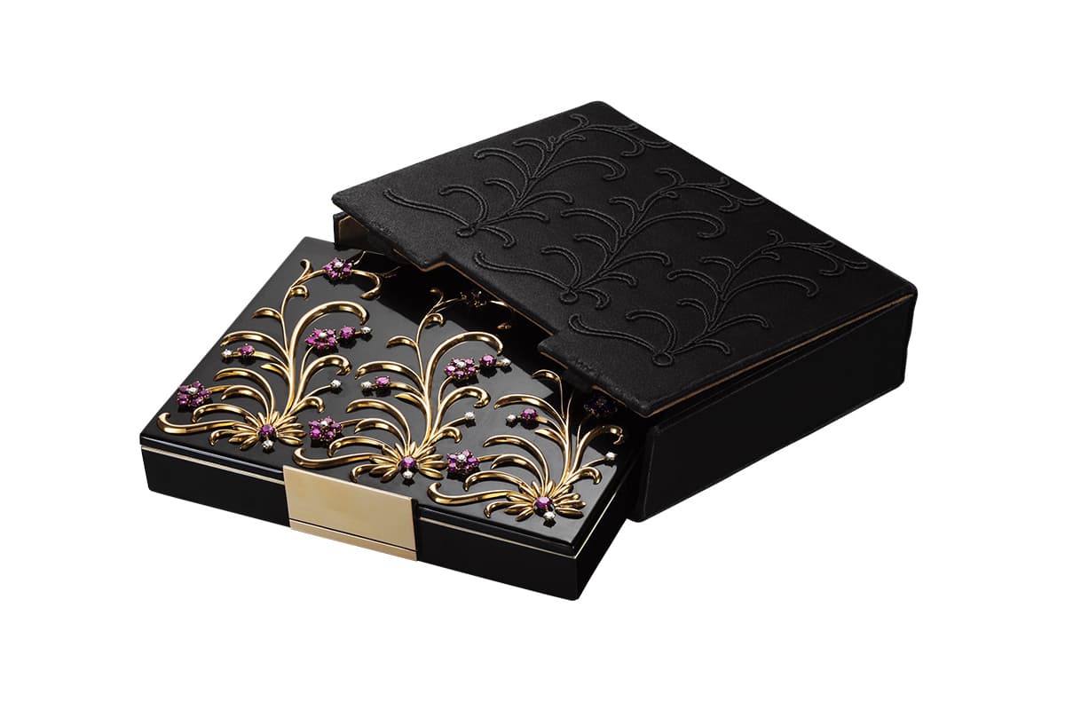  A beautiful bejewelled Van Cleef & Arpels Minaudier