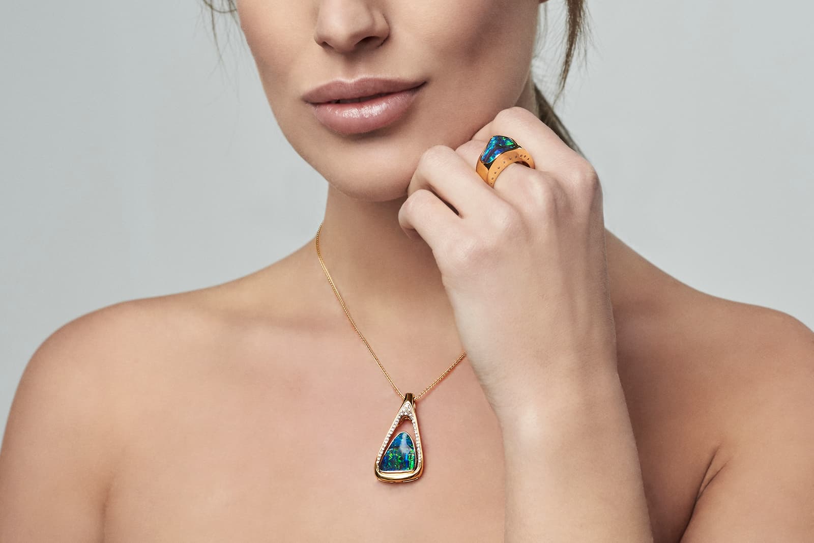 Opal Minded's Newton's Attraction pendant, set with an outstanding Boulder opal