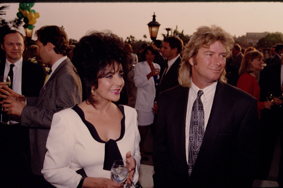  Elizabeth Taylor and Larry Fortensky were divorced in 1996 when Elizabeth was 64 years' old