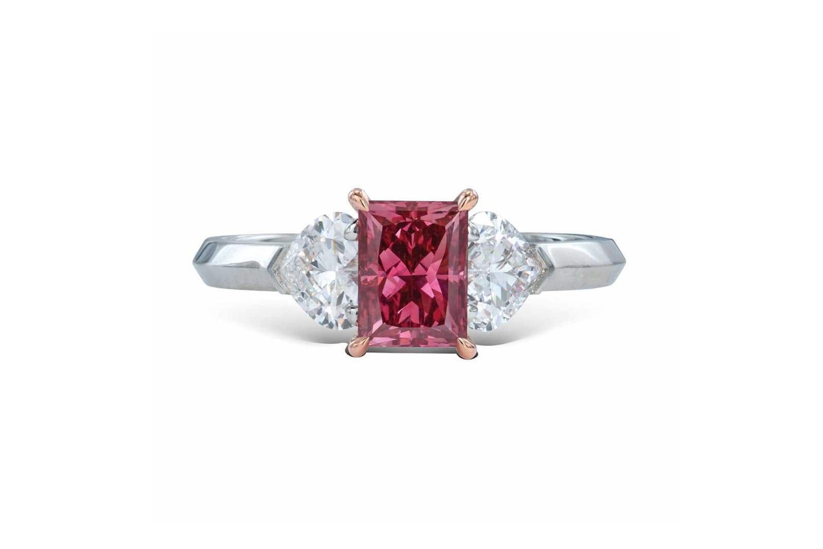  Purple-red diamonds are rarely seen at auction and it eventually sold for US$2.76 million
